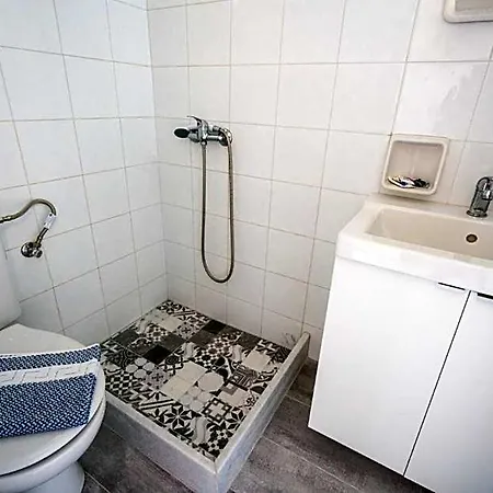 Limnes Aparthotel