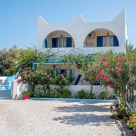 Limnes Aparthotel 4*