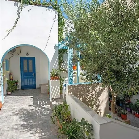 Limnes Aparthotel 4*