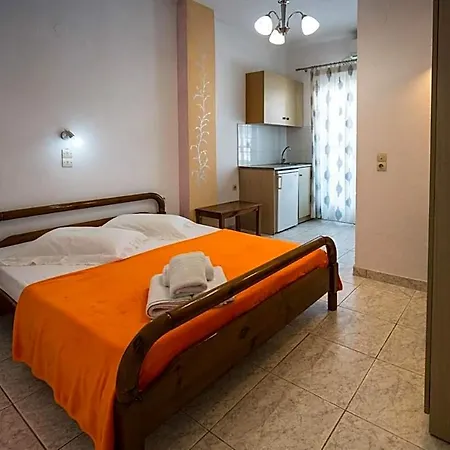 Aparthotel Limnes Perissa (Santorini)