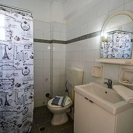 Limnes Aparthotel 4*