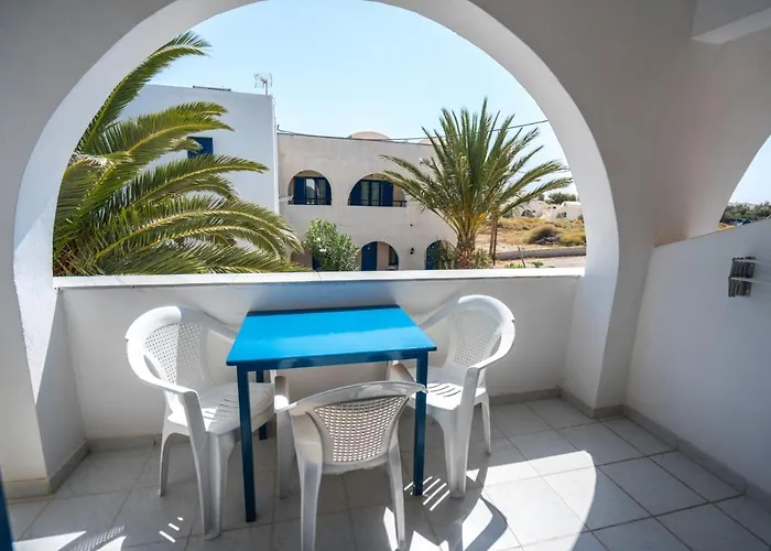 Limnes Perissa (Santorini)