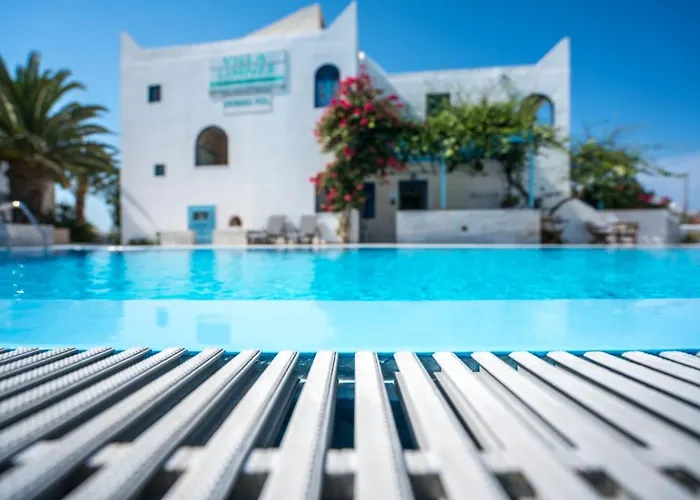 Limnes Aparthotel 4*