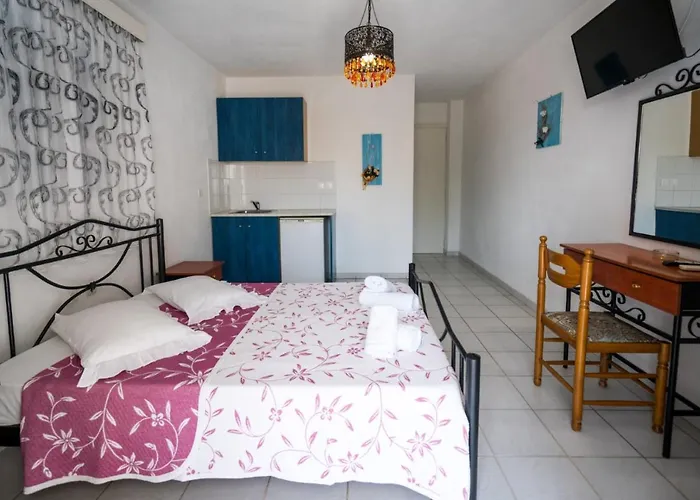 Aparthotel Limnes 4*