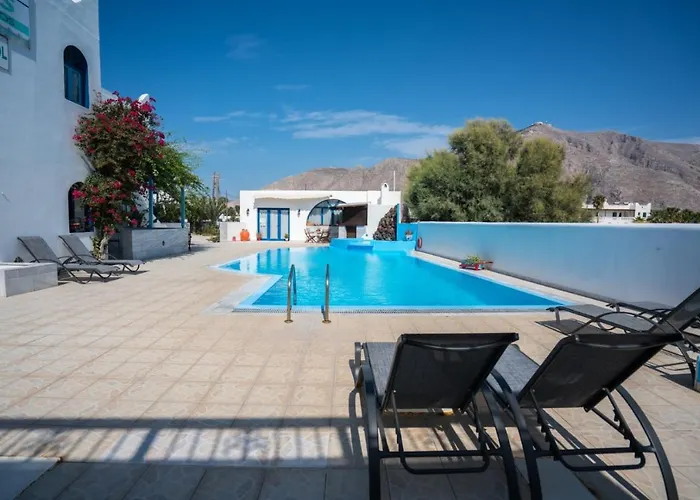 Aparthotel Limnes Perissa (Santorini)