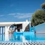 Aparthotel Limnes 4*