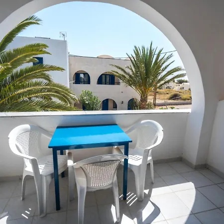 Limnes Perissa (Santorini)