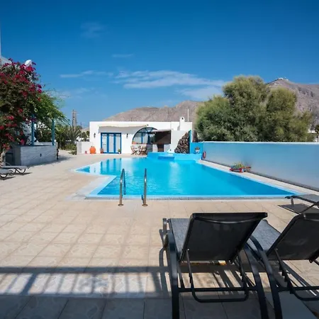 Apartahotel Limnes Perissa (Santorini)
